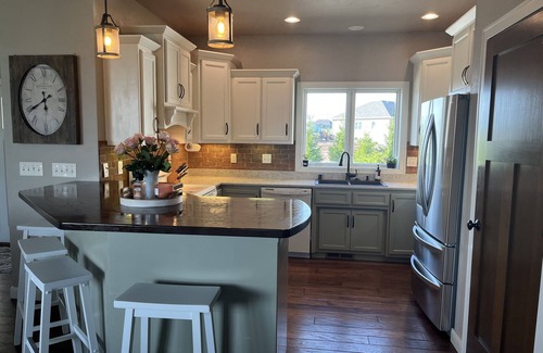 Butte Des Morts House | Roomy home on 18 acres 15 Min to EAA Airventure