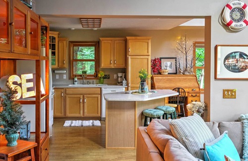 Egg Harbor House | Roomy House on 2 Acres - 2 Mi to Egg Harbor Beach!