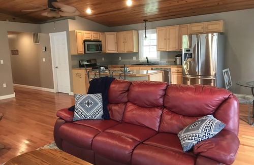 Princes Lakes House | Roomy lakefront cottage with private access to lake, 30+days rentals only