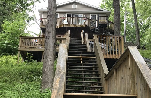 Princes Lakes House | Roomy lakefront cottage with private access to lake, 30+days rentals only