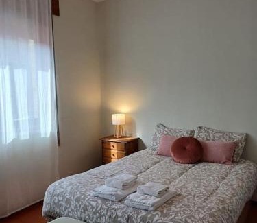 Ramalde Apartment | Roomy & Patio - 2 bedroom flat