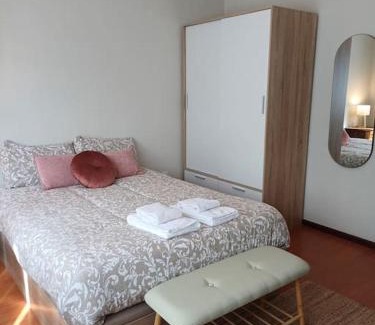Ramalde Apartment | Roomy & Patio - 2 bedroom flat