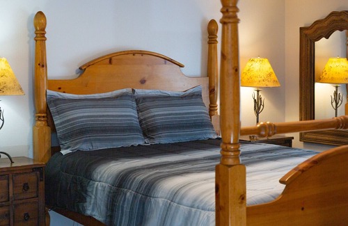 Elizabeth House | Roomy Private Cozy Loft