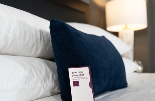Downtown Baltimore Hotel | Roomza Inner Harbor at Lord Baltimore