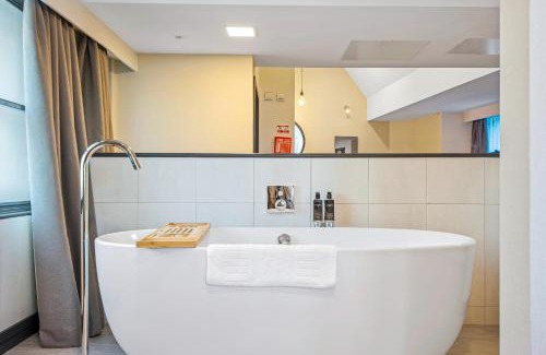 Manchester City Centre Apartment | Roomzzz Manchester Victoria