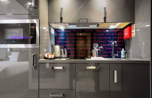 Nottingham City Centre Apartment | Roomzzz Nottingham City