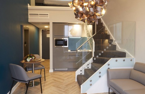 York Hotel | Roomzzz York City