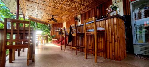 Basdiot House | Roos Guesthouse