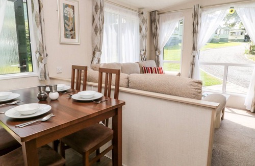 Tavistock House | ROOS TOR, family friendly, with a garden in Moortown