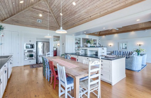 Captiva House | Roosevelt Cottage | Gulf to Bay Getaway Along Captiva 'Tween Waters Stretch.
