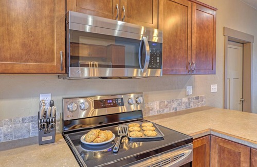 Rockerville Condo | "Roosevelt’s Retreat: A Rough Rider’s Haven!" Near Mt. Rushmore - This two-bedroom condo is your perfect home base for adventure and relaxation. Just minutes from Mount Rushmore, Crazy Horse Memorial, Custer State Park, Sturgis, and the Badlands.