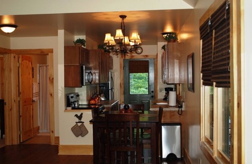 Hendersonville Cabin | Rooster Ridge A Sensational Cabin Get Away/near Chimney Rock