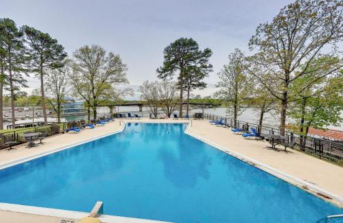 Mid America Apartment | Rorys Roost Hot Springs Condo on Lake Hamilton!