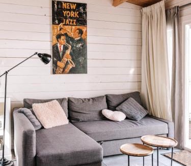 Zandvoort Apartment | Rosa's Cottage, garden and free parking