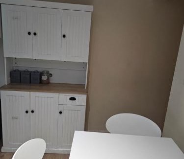 Gillingham Bed & Breakfast | Rosag Guest House
