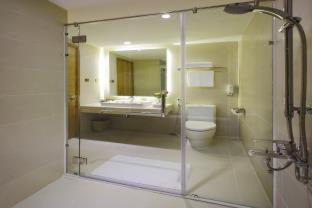 Tran Phu Beach Hotel | Rosaka Nha Trang Hotel