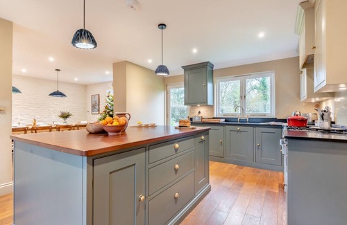 Westbrook Court House | Rosamond House - Four Bedroom House, Sleeps 8