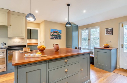 Westbrook Court House | Rosamond House - Four Bedroom House, Sleeps 8
