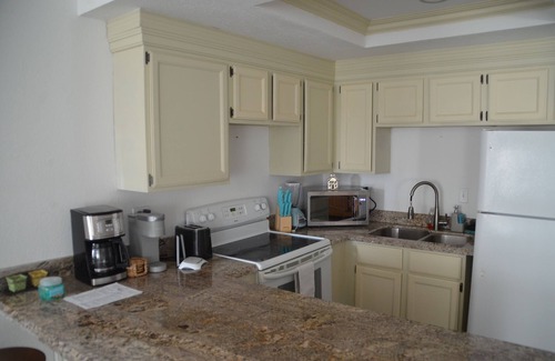 La Paloma Apartment | Rosarito getaway with jacuzzi & beach!