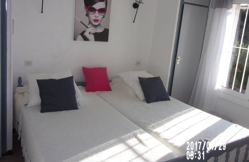 El Mas Bosca Villa | ROSAS CATALONIA BEAUTIFUL VILLA FACING THE BAY ON CLOSED 450 GARDEN