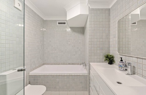 Rose Bay House | Rose Bay 2 bedroom home + spacious outdoor terrace