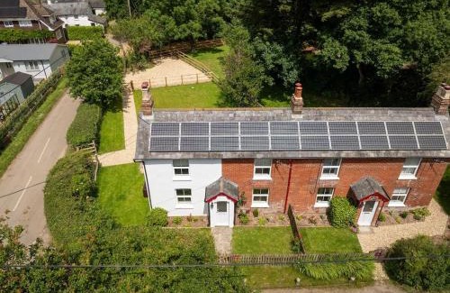 New Forest District House | Rose cottage