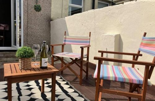 Sunderland House | Rose Cottage - 5 Person city centre with parking