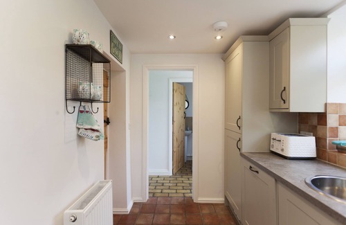 Burnham Thorpe Cottage | Rose Cottage - a self catering cottage that sleeps 4 guests in 2 bedrooms