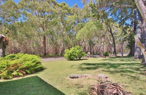 Hyams Beach House | Rose Cottage at Hyams Beach