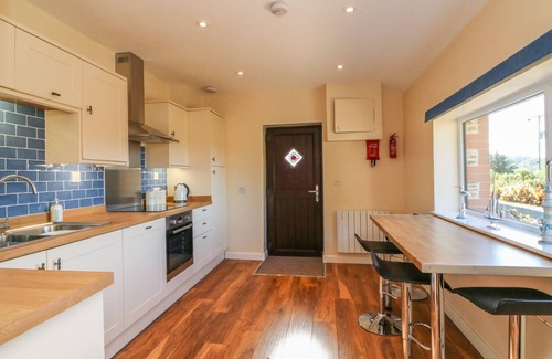 Barnstaple Cottage | ROSE COTTAGE, family friendly, with a garden in Barnstaple