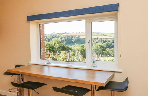 Barnstaple Cottage | ROSE COTTAGE, family friendly, with a garden in Barnstaple