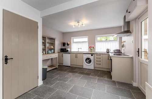 Dungannon House | Rose cottage