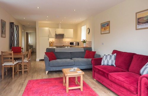 Tavernspite Apartment | ROSE COTTAGE - ground floor cottage with stunning lakeside views