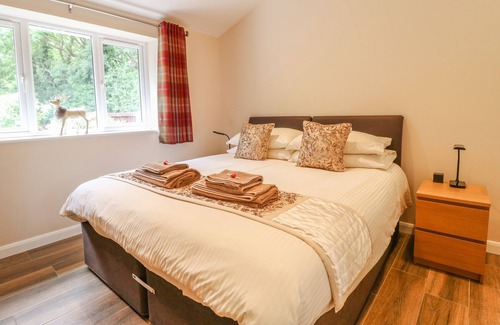 Belper Cottage | ROSE COTTAGE, luxury holiday cottage, with open fire in Belper