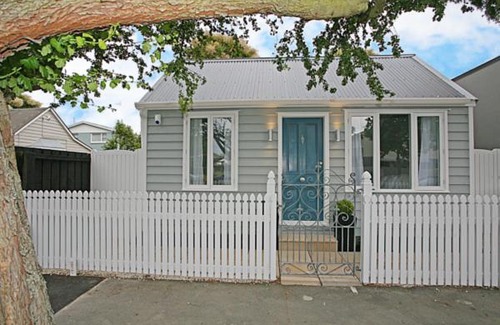 Christchurch City Centre House | Rose Cottage