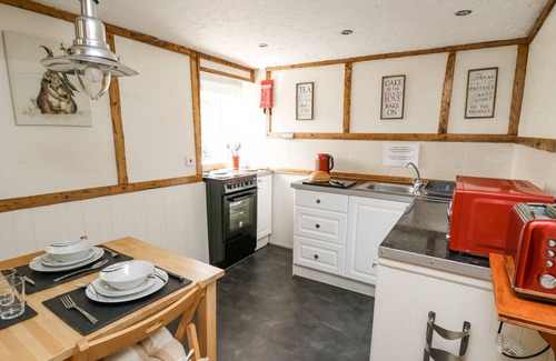Llandysul Cottage | ROSE COTTAGE, pet friendly, character holiday cottage in Penrhiwllan