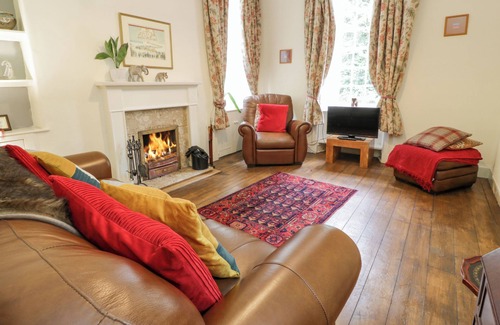 Melrose Cottage | ROSE COTTAGE, pet friendly, character holiday cottage in Lilliesleaf