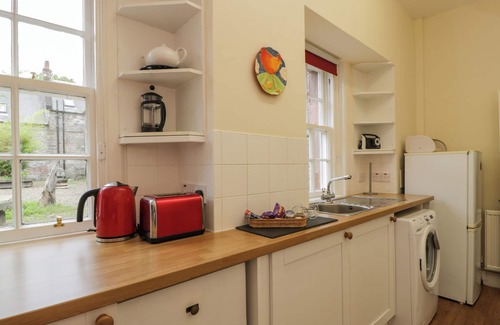 Melrose Cottage | ROSE COTTAGE, pet friendly, character holiday cottage in Lilliesleaf
