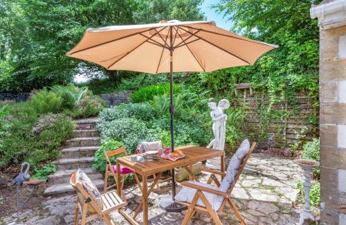 Beaminster House | Rose Cottage - Stoke Abbott