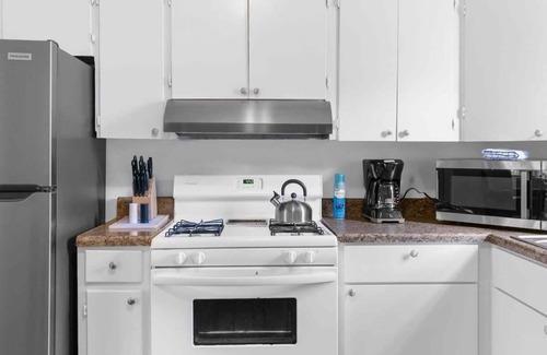 New Castle House | Rose Drive Roost 2
