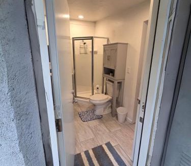 Allied Gardens Apartment | Rose Guest Private Suite
