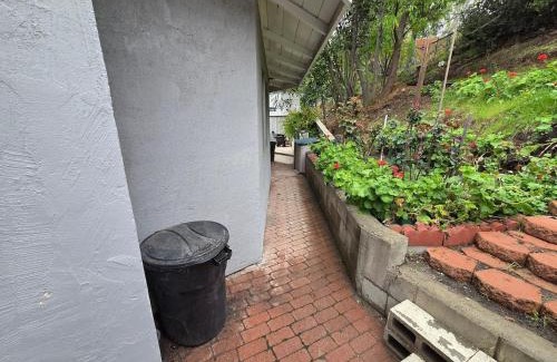 Allied Gardens Apartment | Rose Guest Private Suite