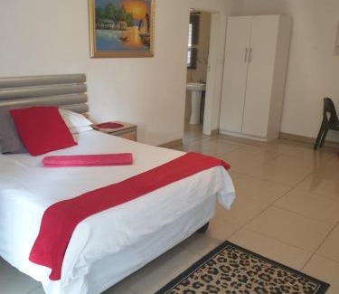 Klerksdorp House | Rose Guesthouse Klerksdorp