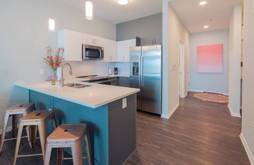 Gladstone Apartment | Rose Haven Retreat 2BR Loft 1.7 Miles to Downtown