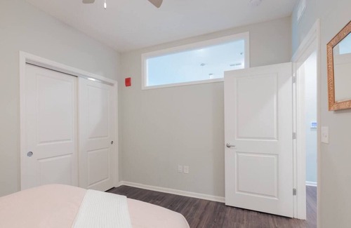 Gladstone Apartment | Rose Haven Retreat 2BR Loft 1.7 Miles to Downtown