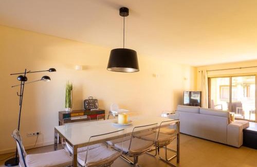 Luz de Tavira House | Rose House - Lux Tavira with swimming pool at Homesbyfc