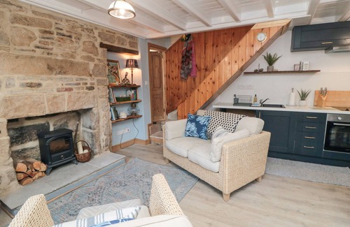 Staithes Cottage | Rose Lea