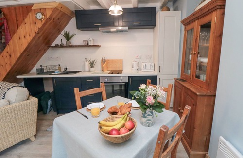 Staithes Cottage | Rose Lea