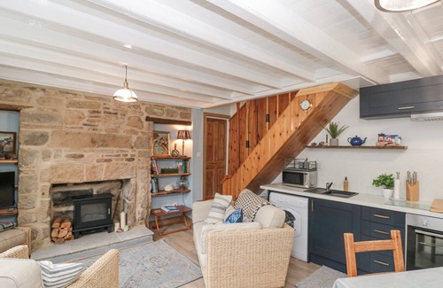 Staithes Cottage | Rose Lea