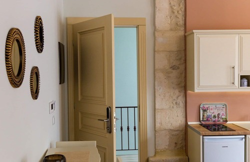 Rethymno Apartment | Rose Luxury Suite with Old Town View, in the heart of Rethymno
